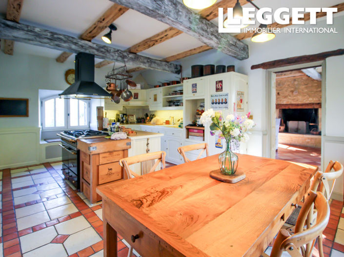 Image No.6-7 Bed Chateaux for sale