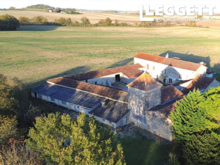 Image No.1-8 Bed House for sale