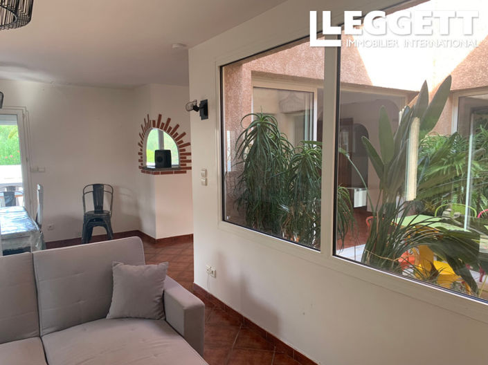 Image No.8-3 Bed House for sale