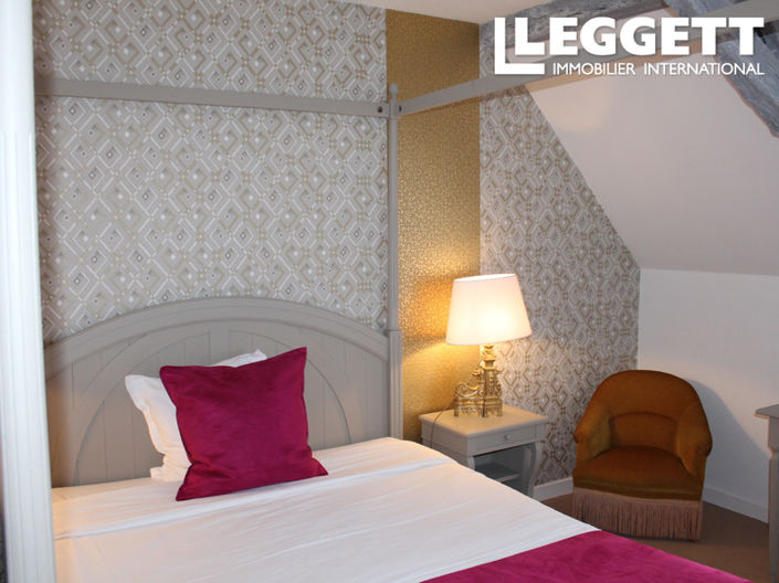 Image No.6-11 Bed House for sale