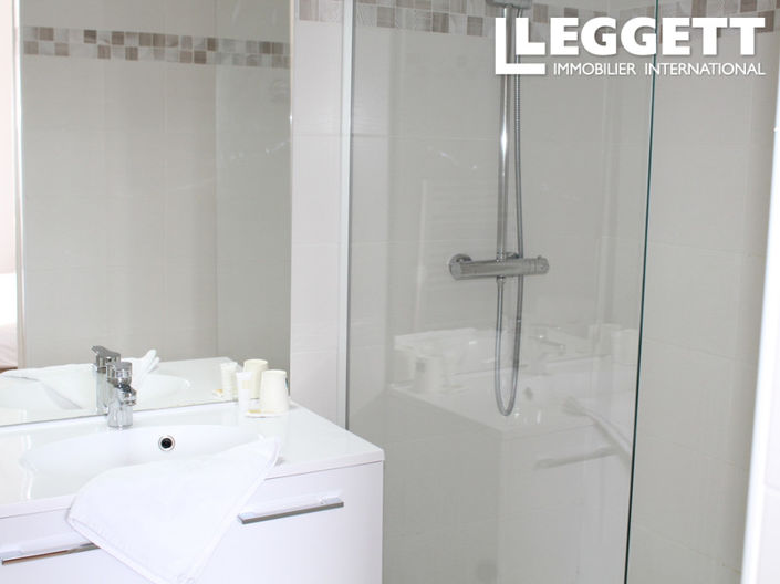 Image No.8-11 Bed House for sale