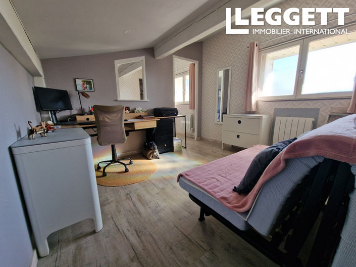 Image No.8-3 Bed House for sale