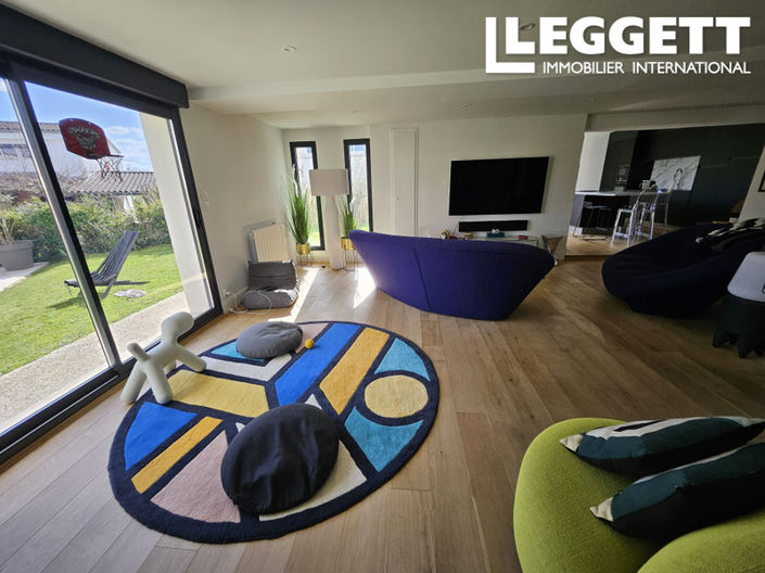 Image No.2-4 Bed House for sale