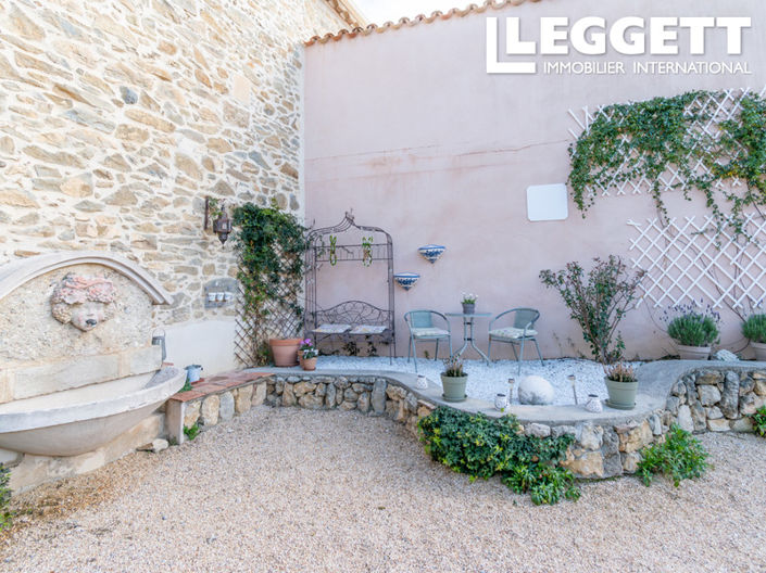 Image No.8-5 Bed House for sale