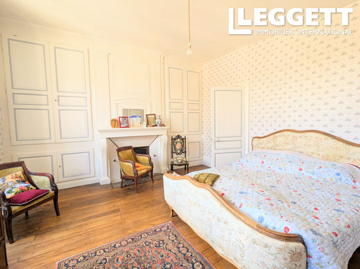 Image No.8-5 Bed House for sale