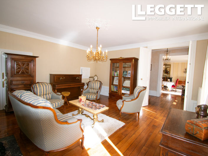 Image No.4-9 Bed House for sale