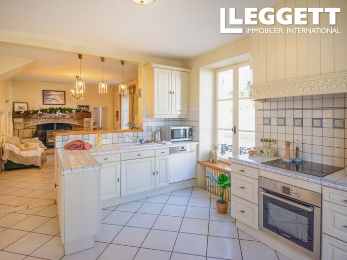 Image No.7-9 Bed House for sale