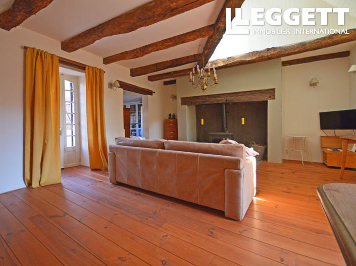 Image No.8-5 Bed House for sale