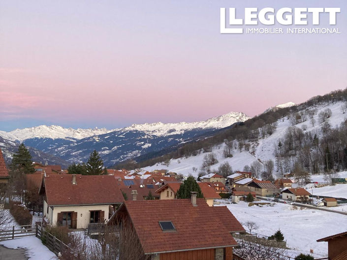 Image No.7-6 Bed House for sale