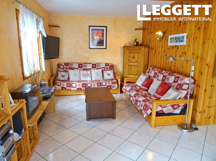 Image No.9-6 Bed House for sale