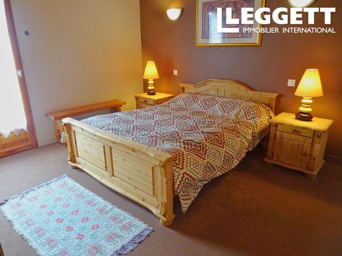 Image No.3-6 Bed House for sale