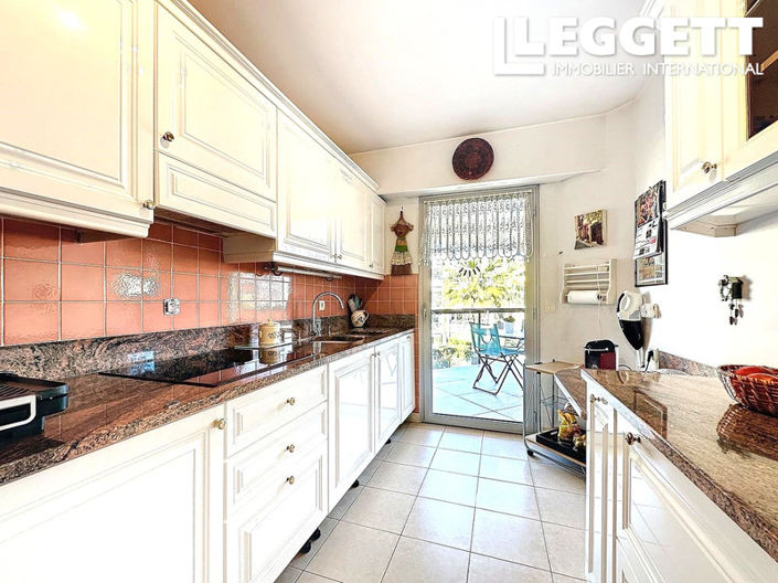 Image No.10-3 Bed Apartment for sale