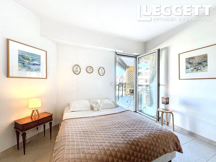 Image No.6-3 Bed Apartment for sale