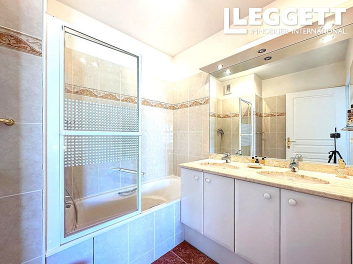 Image No.9-3 Bed Apartment for sale