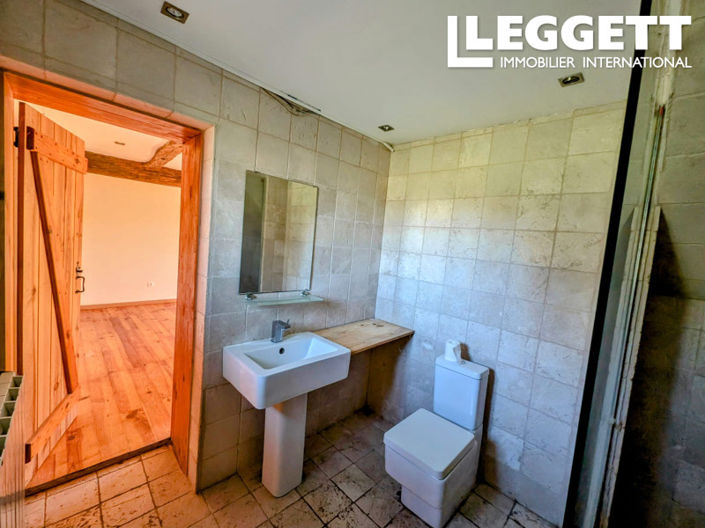 Image No.8-3 Bed House for sale