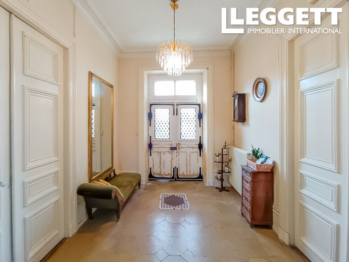 Image No.7-8 Bed Chateaux for sale