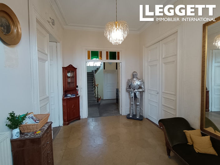 Image No.9-8 Bed Chateaux for sale