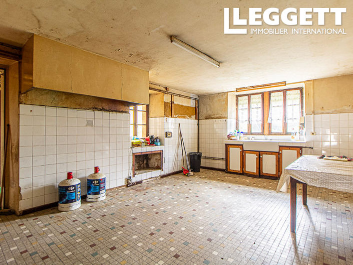 Image No.6-6 Bed House for sale