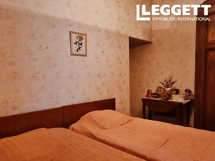 Image No.7-7 Bed House for sale