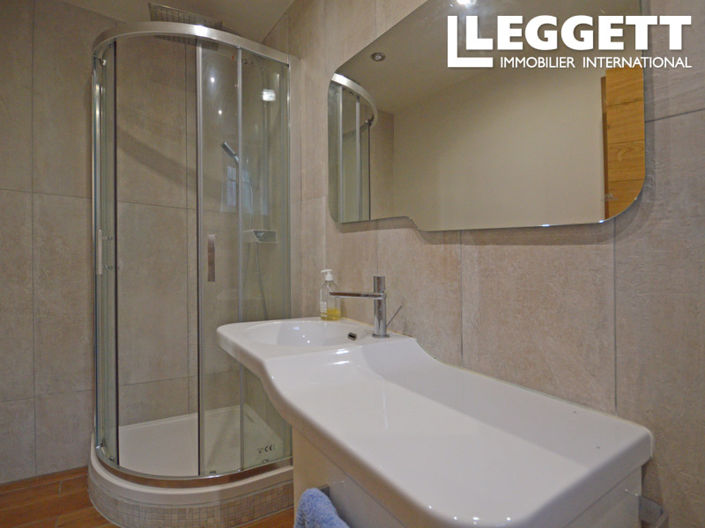 Image No.8-3 Bed House for sale