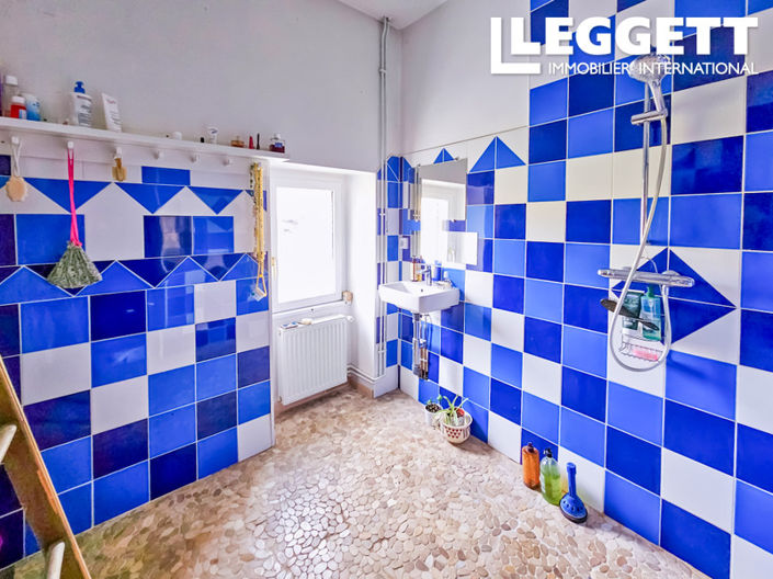 Image No.8-4 Bed House for sale