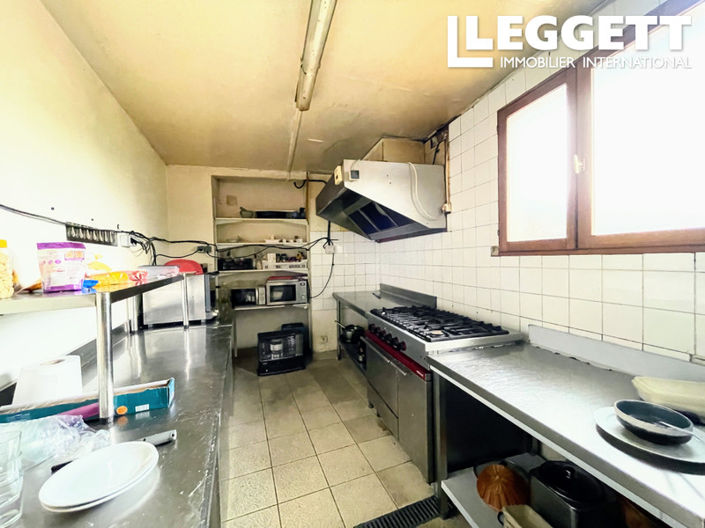 Image No.8-3 Bed Commercial for sale