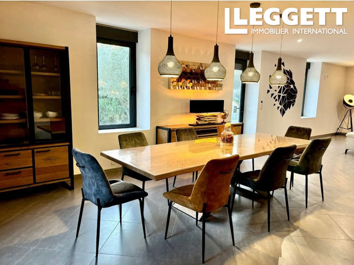 Image No.2-4 Bed House for sale