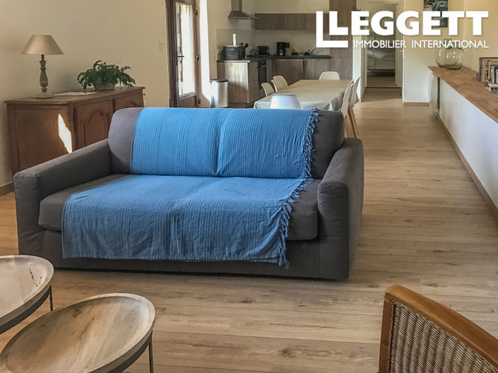 Image No.7-9 Bed House for sale