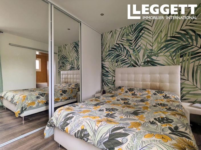 Image No.8-4 Bed House for sale