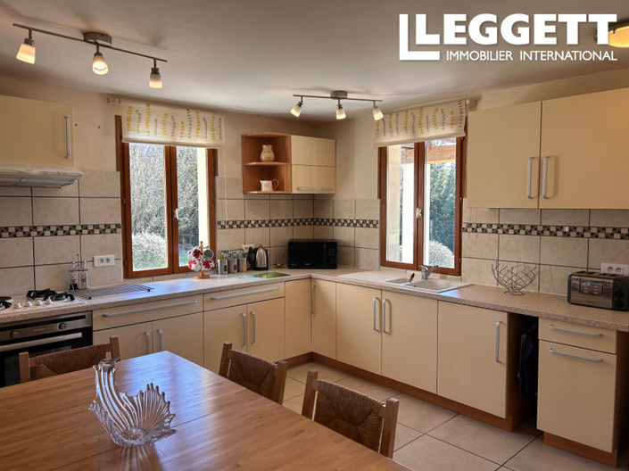 Image No.6-2 Bed House for sale