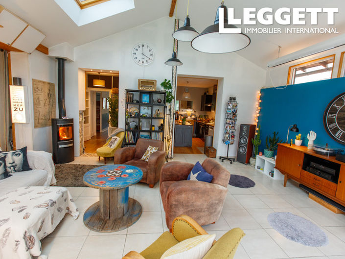 Image No.1-4 Bed House for sale