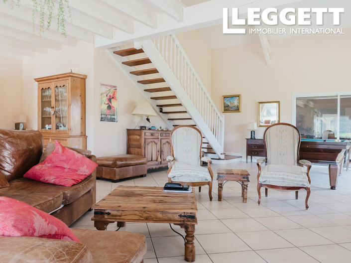 Image No.7-6 Bed House for sale