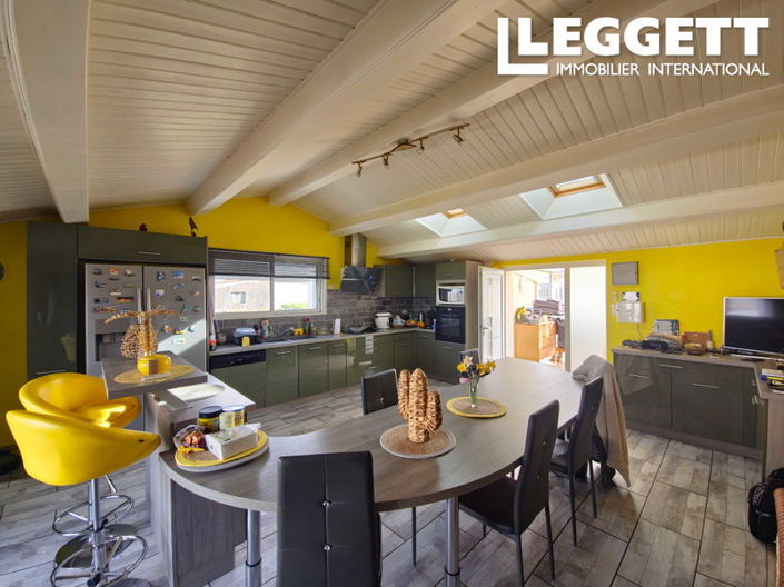 Image No.5-2 Bed House for sale