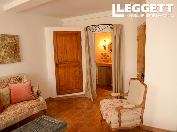 Image No.9-2 Bed House for sale