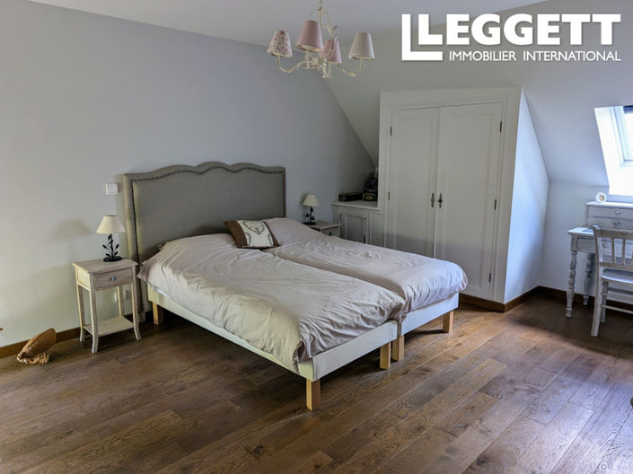 Image No.7-4 Bed House for sale