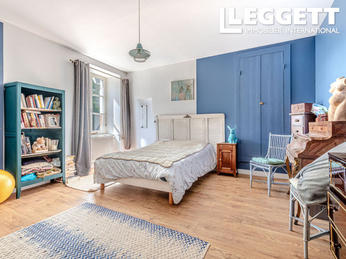 Image No.9-3 Bed House for sale