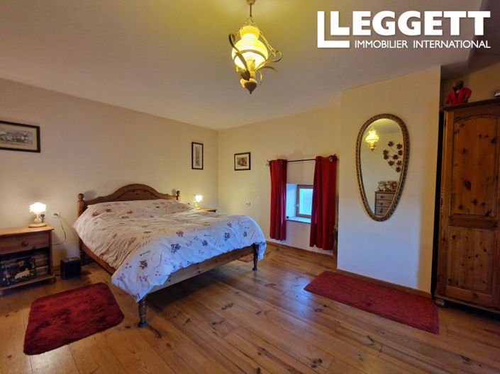 Image No.6-3 Bed House for sale