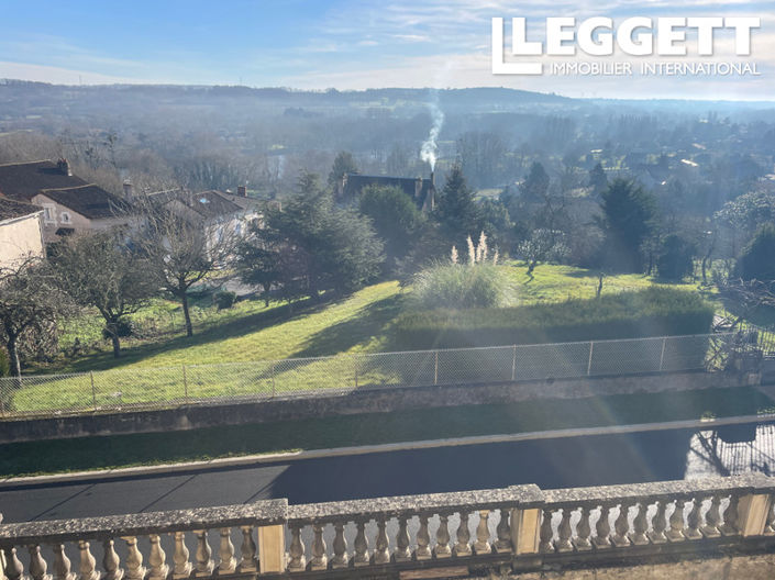 Image No.10-3 Bed House for sale