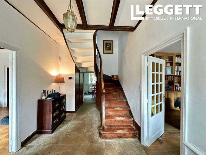 Image No.7-7 Bed House for sale