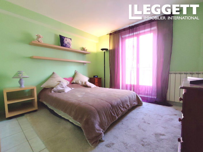 Image No.7-4 Bed House for sale