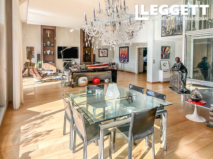 Image No.6-4 Bed House for sale