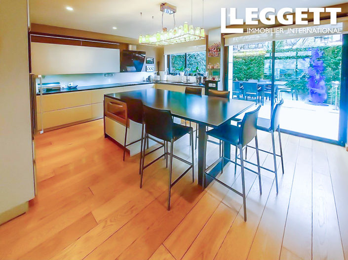 Image No.7-4 Bed House for sale