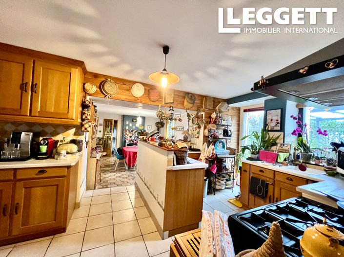 Image No.5-6 Bed House for sale