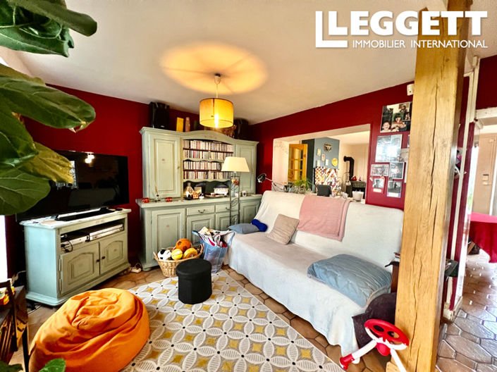 Image No.6-6 Bed House for sale