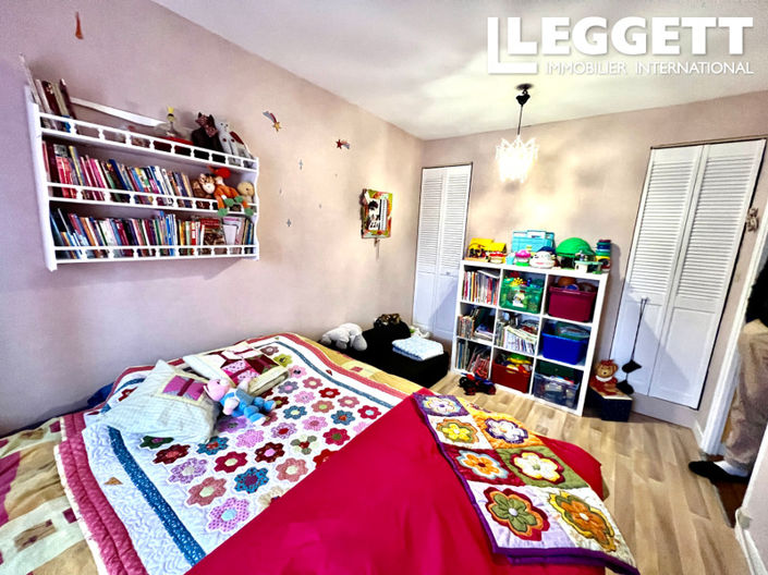 Image No.7-6 Bed House for sale