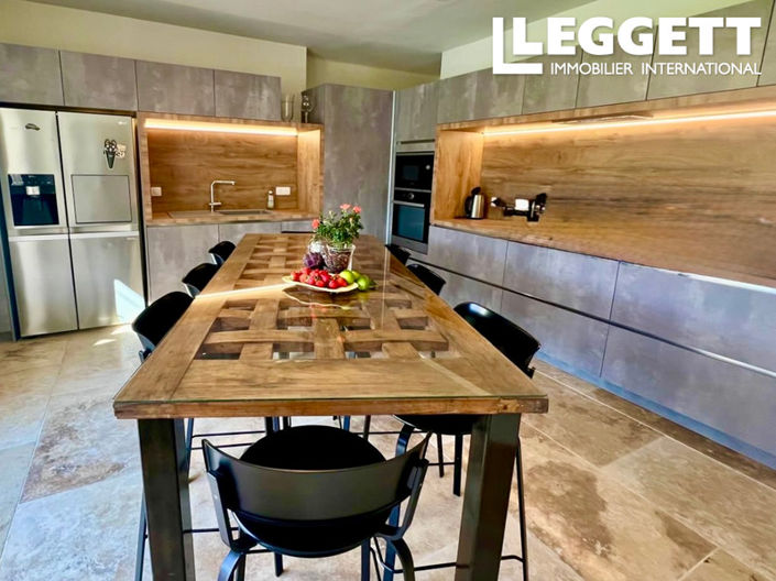 Image No.6-4 Bed House for sale