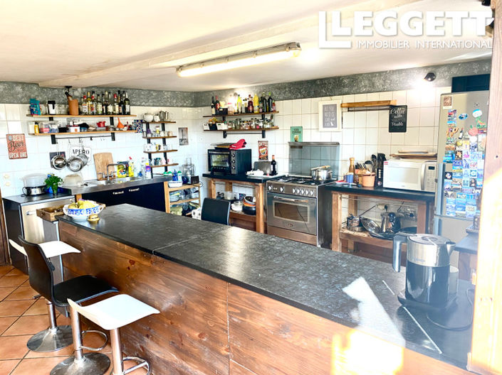 Image No.3-8 Bed House for sale