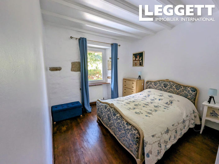 Image No.6-8 Bed House for sale