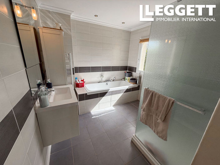 Image No.7-3 Bed House for sale