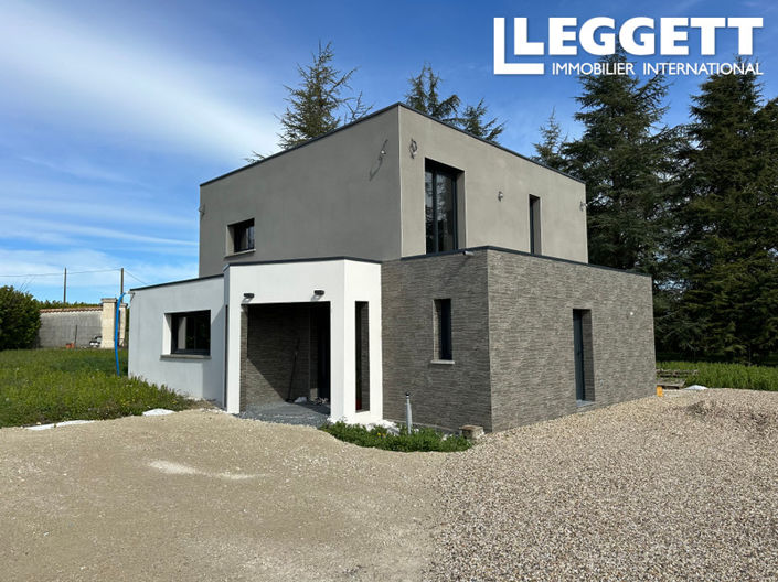 Image No.1-4 Bed House for sale